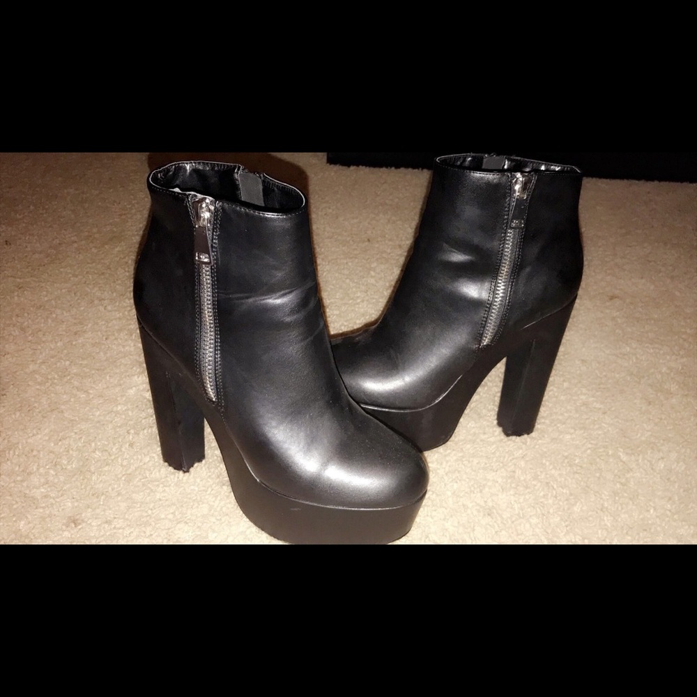 Black leather platform booties size 11 in women.